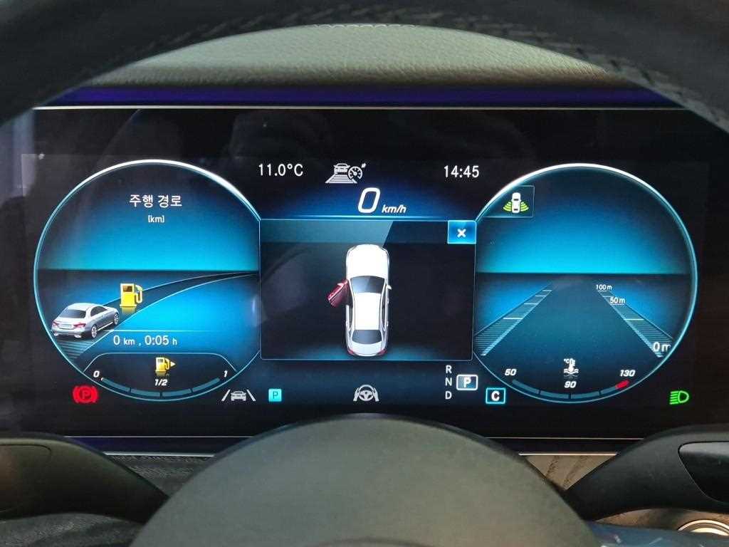 Mercedes-Benz E-Class E220d 4MATIC AMG Line 7