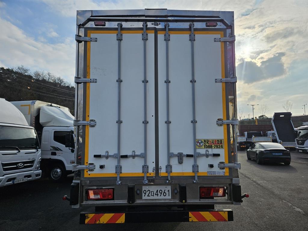 타타대우 맥쎈 냉장윙 8.5톤 오토 4