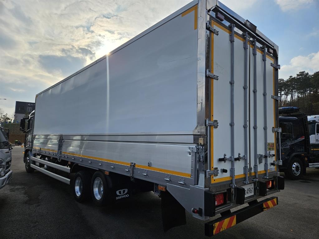 타타대우 맥쎈 냉장윙 8.5톤 오토 5