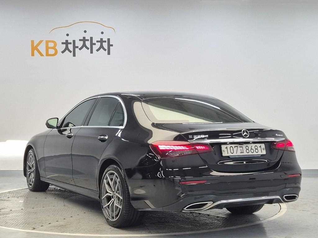 Mercedes-Benz E-Class E220d 4MATIC AMG Line 3