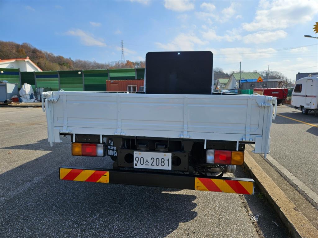 현대 메가트럭 250 카고 4.5톤 수동 3