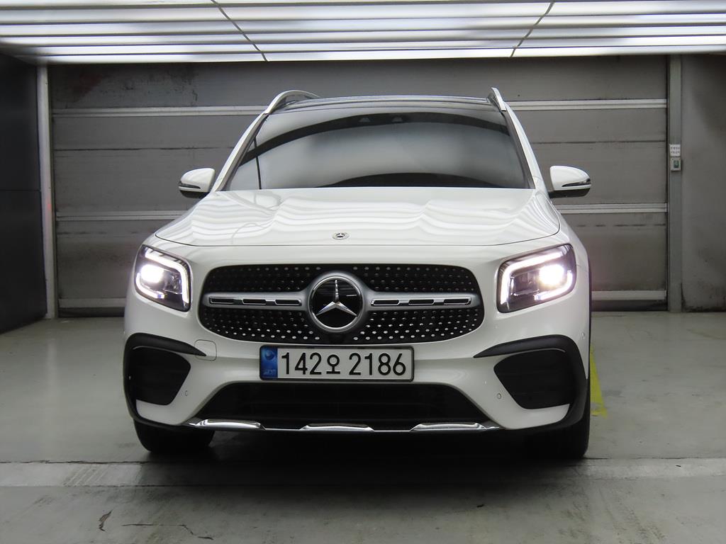 Mercedes-Benz GLB-Class GLB250 4MATIC 3