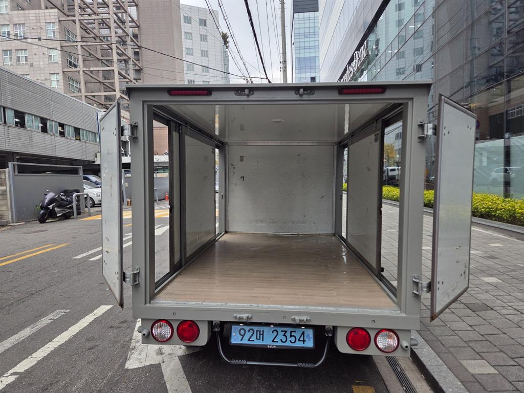 기아 봉고3 1톤 저상탑 전기 9