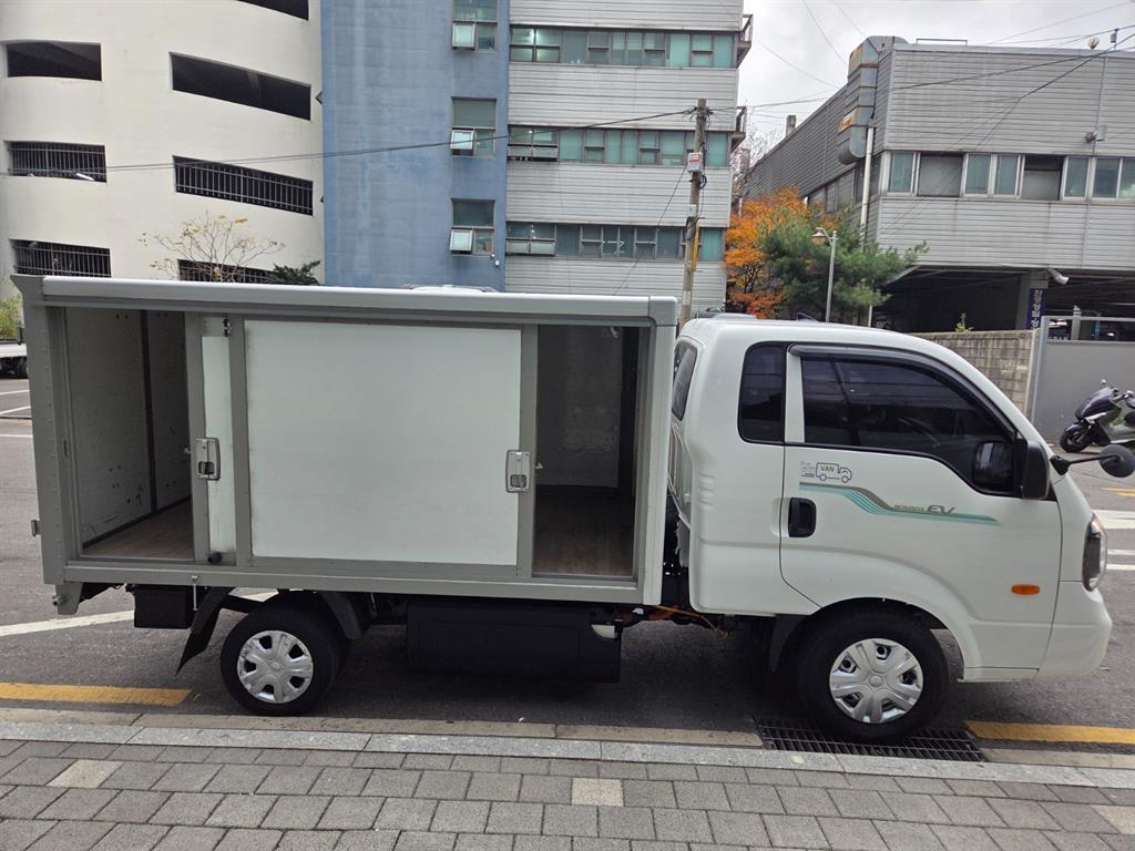 기아 봉고3 1톤 저상탑 전기 7