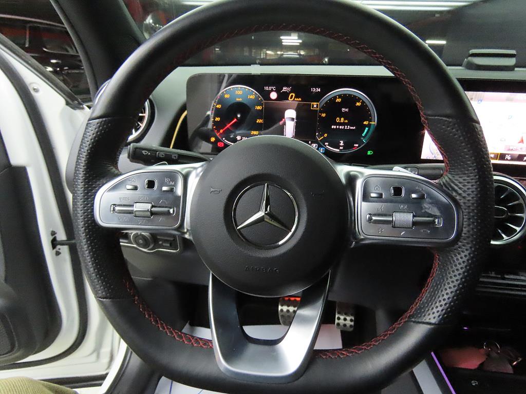 Mercedes-Benz GLB-Class GLB250 4MATIC 9