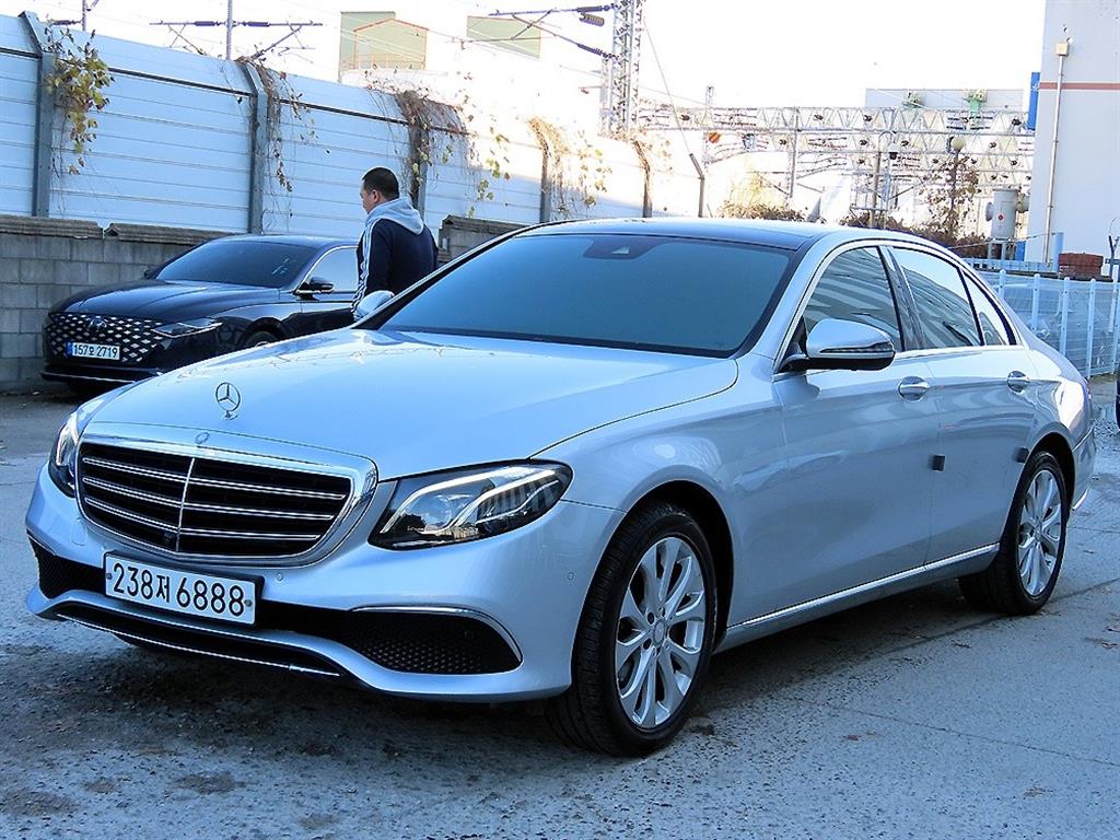 벤츠 E 클래스 E300 익스클루시브 사진 2/20