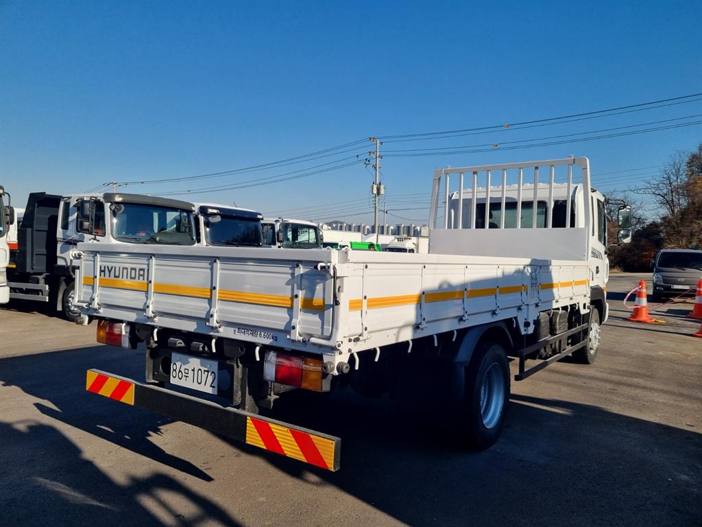 현대 메가트럭 단바리 카고 5톤 수동 3