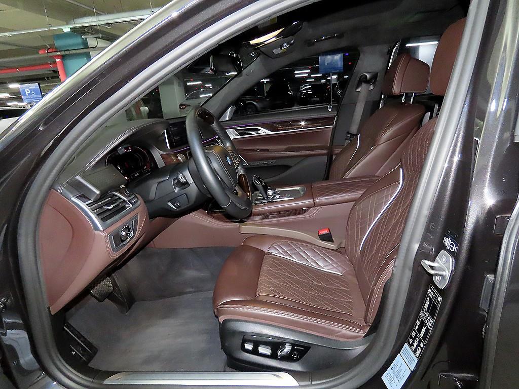 BMW 7 Series 750Li xDrive Design Pure Excellence Base Type 7