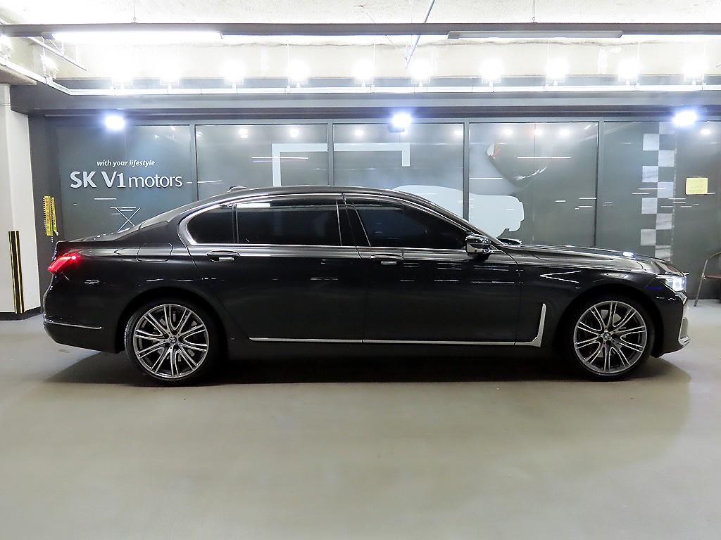 BMW 7 Series 750Li xDrive Design Pure Excellence Base Type 4