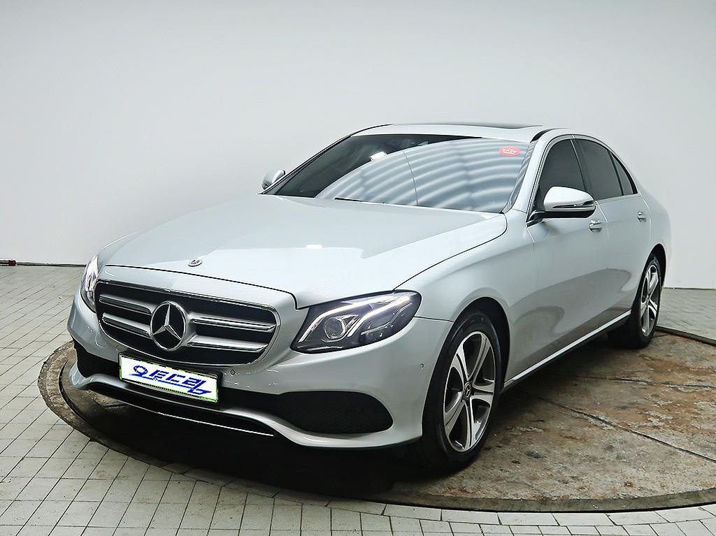 Mercedes-Benz E-Class E220d Avantgarde 3