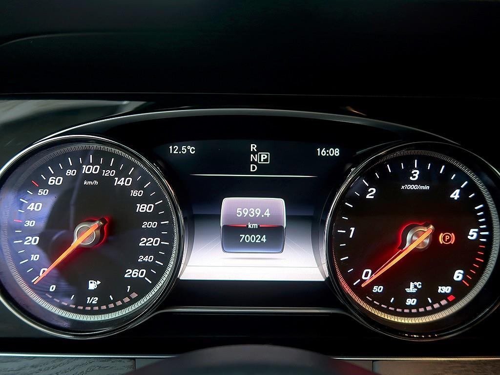 Mercedes-Benz E-Class E220d Avantgarde 7