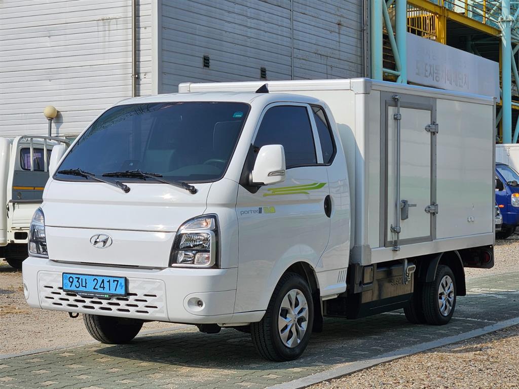 Hyundai Porter 1.0 Ton/ Super Cab/ Long Wheelbase