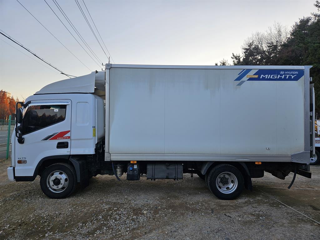 현대 올뉴마이티 2.5톤 냉동탑 7