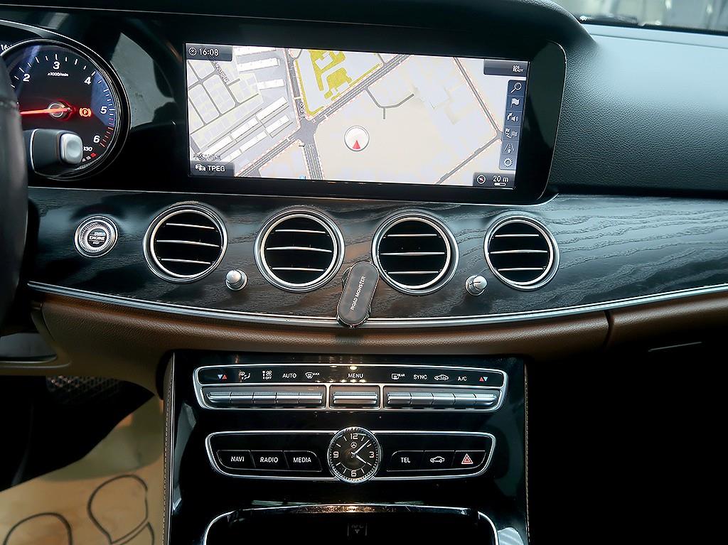 Mercedes-Benz E-Class E220d Avantgarde 10