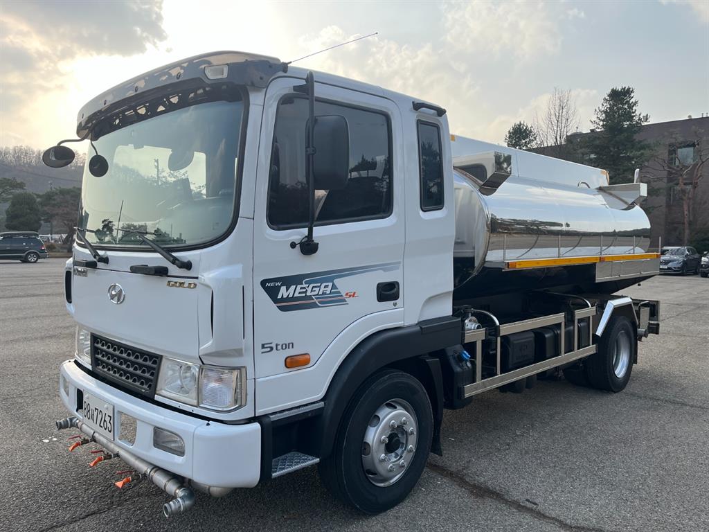 현대 살수차 메가트럭 수동 2