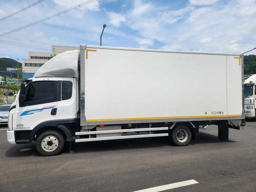 타타대우 더쎈 3.5톤 냉동탑 투냉 1