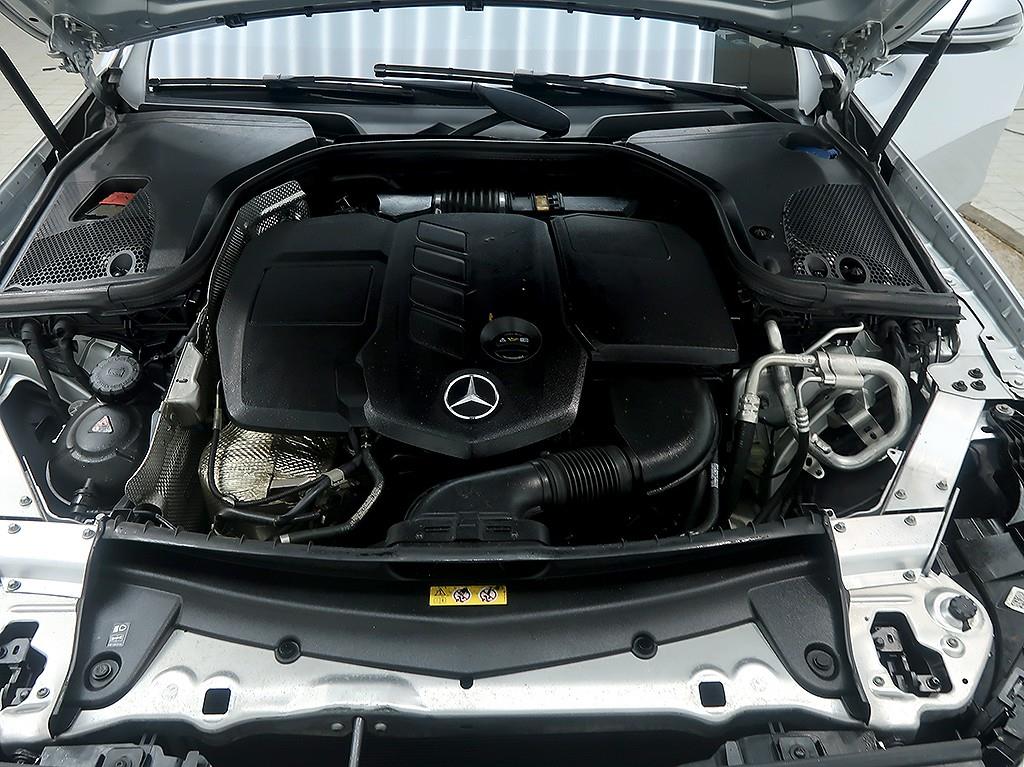 Mercedes-Benz E-Class E220d Avantgarde 8