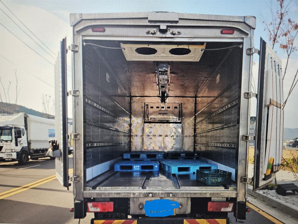 타타대우 더쎈 3.5톤 냉동탑 투냉 4