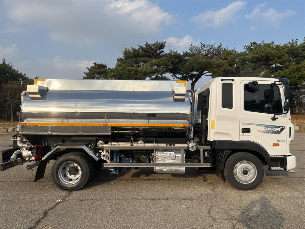 현대 살수차 메가트럭 수동 4