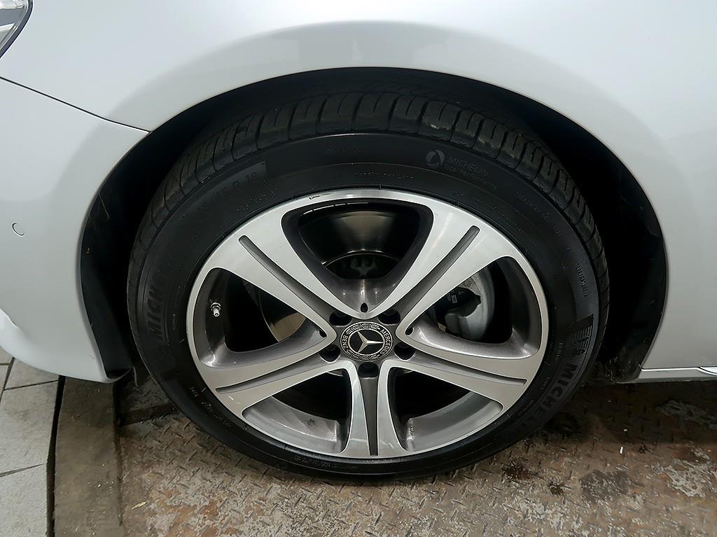 Mercedes-Benz E-Class E220d Avantgarde 9