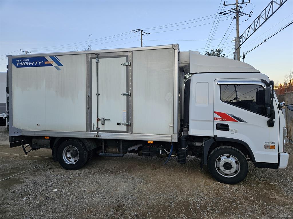 현대 올뉴마이티 2.5톤 냉동탑 6