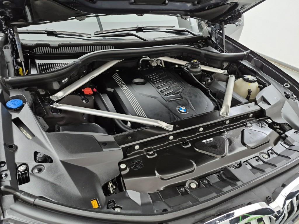 BMW X7 xDrive 40i Design Pure Excelence 7