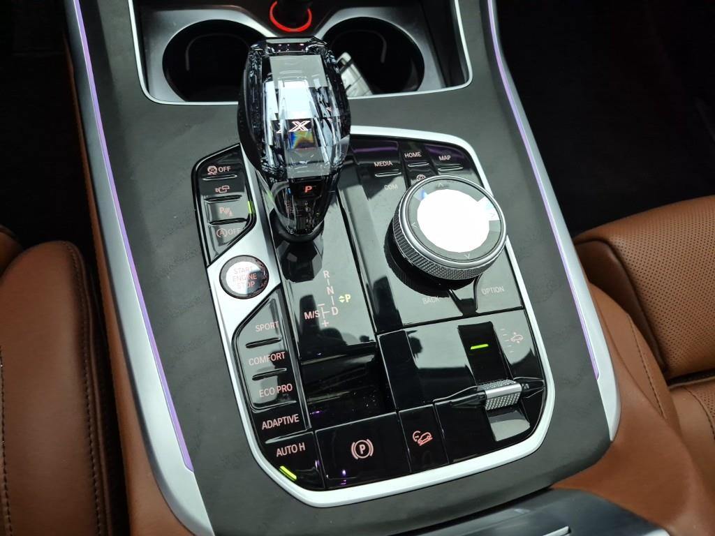 BMW X7 xDrive 40i Design Pure Excelence 9