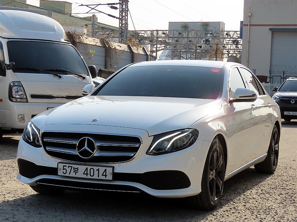 벤츠 E 클래스 E200 아방가르드 사진 2/20