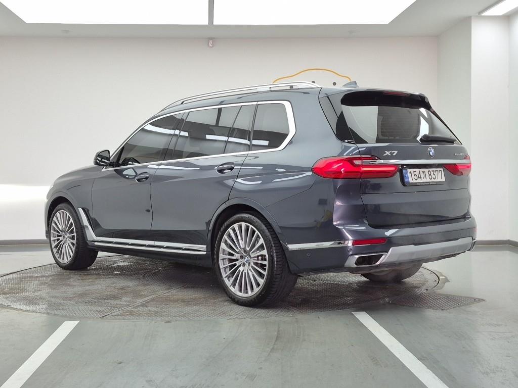 BMW X7 xDrive 40i Design Pure Excelence 4