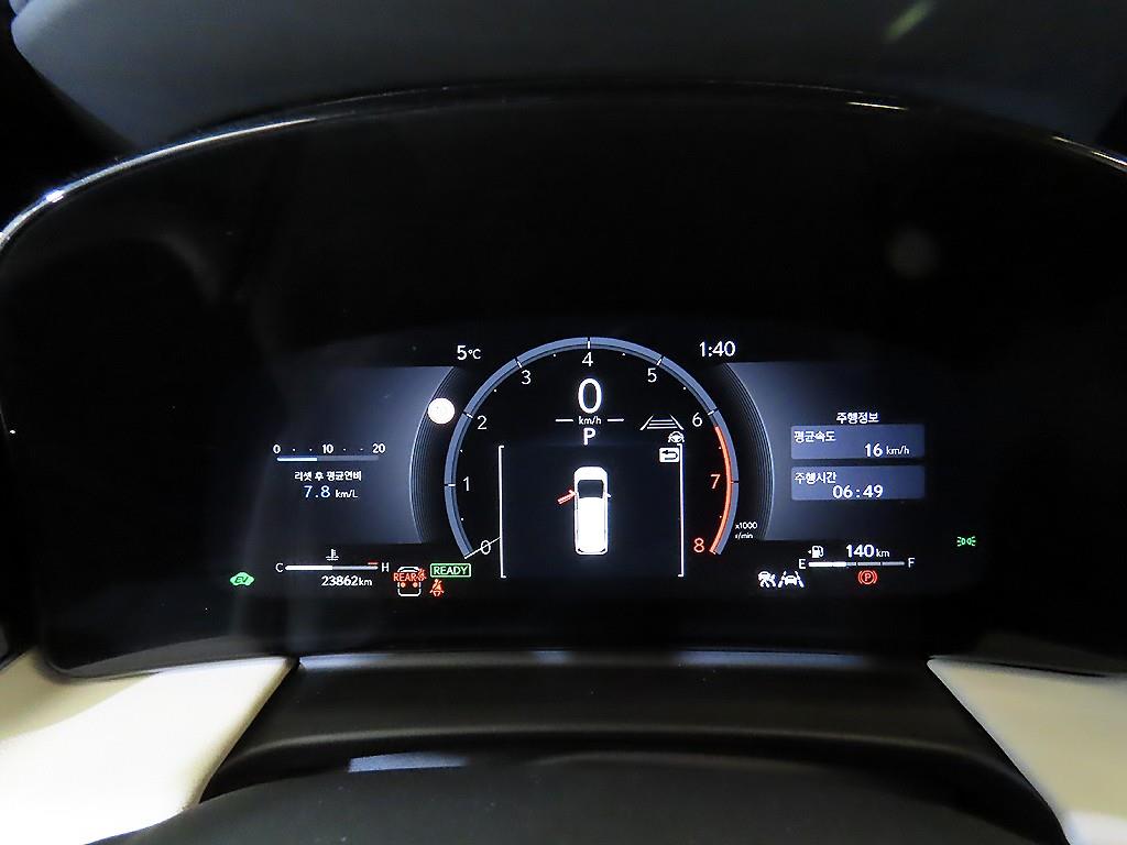 Lexus LM 500h Royal 10