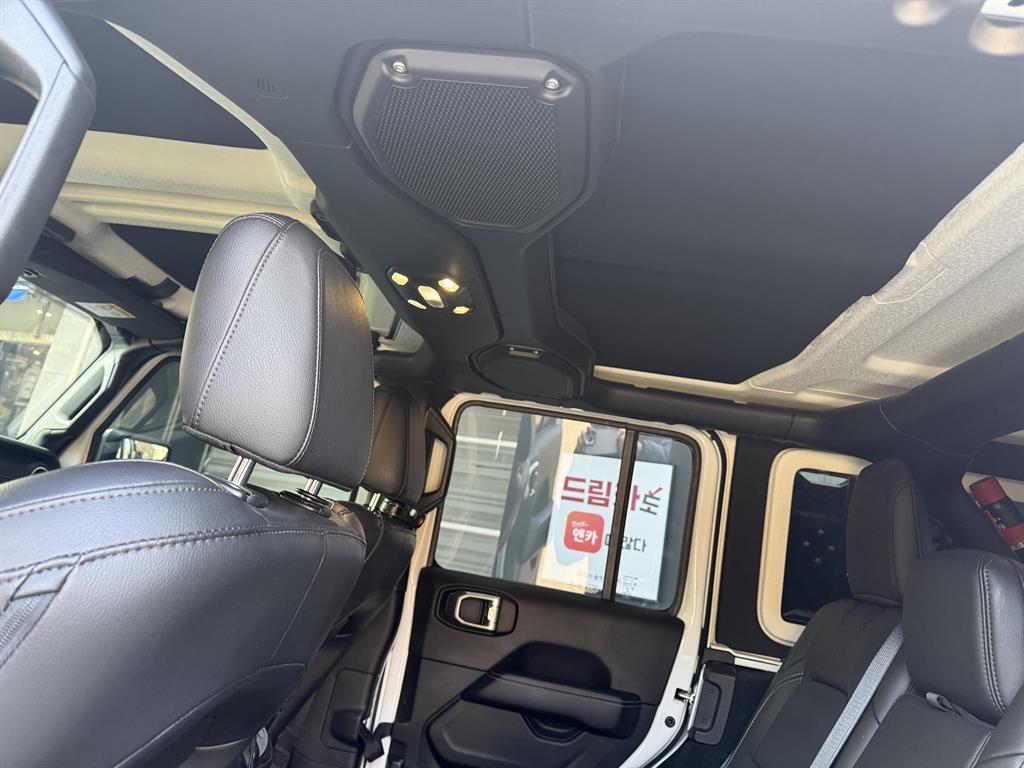 Jeep Wrangler 2.0 Overland 4 Duo Power Top 10