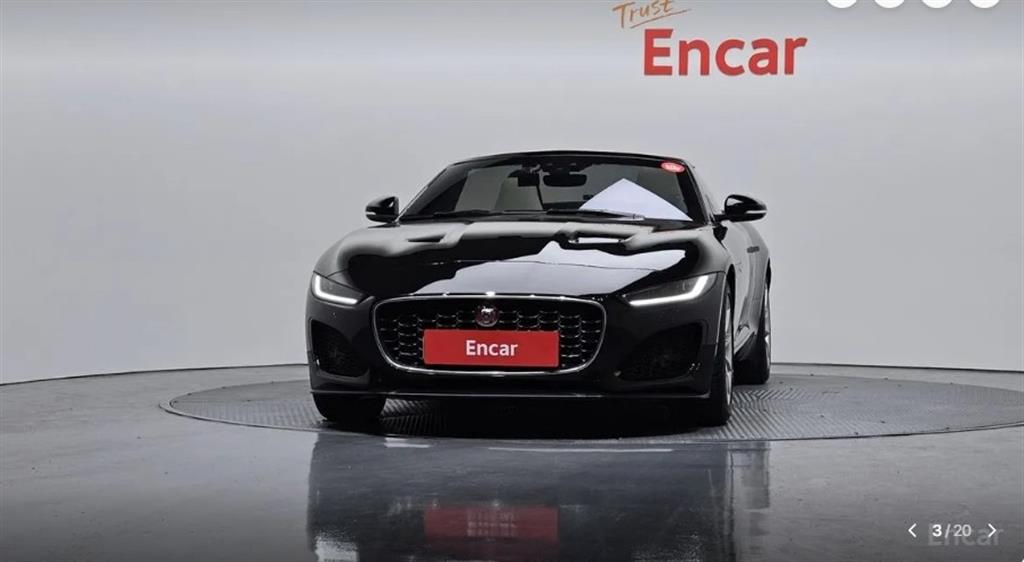 Jaguar F-TYPE P300 Convertible 4