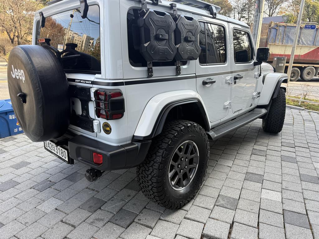 Jeep Wrangler 2.0 Overland 4 Duo Power Top 7