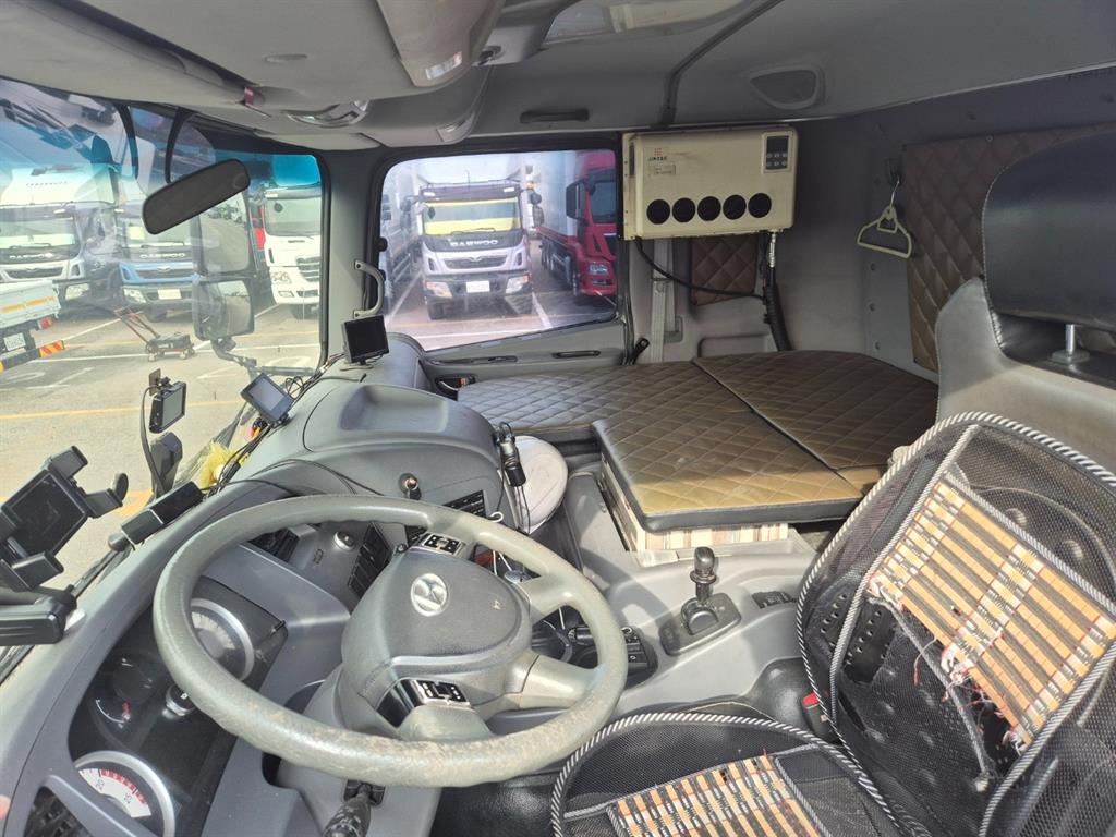 현대 트라고 카고 25톤 오토 12