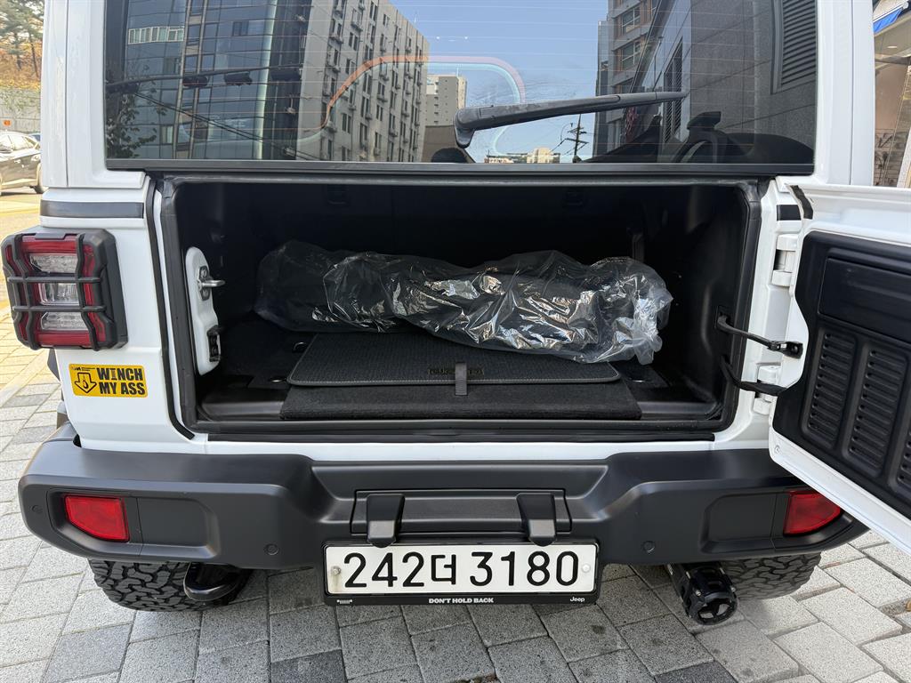 Jeep Wrangler 2.0 Overland 4 Duo Power Top 8