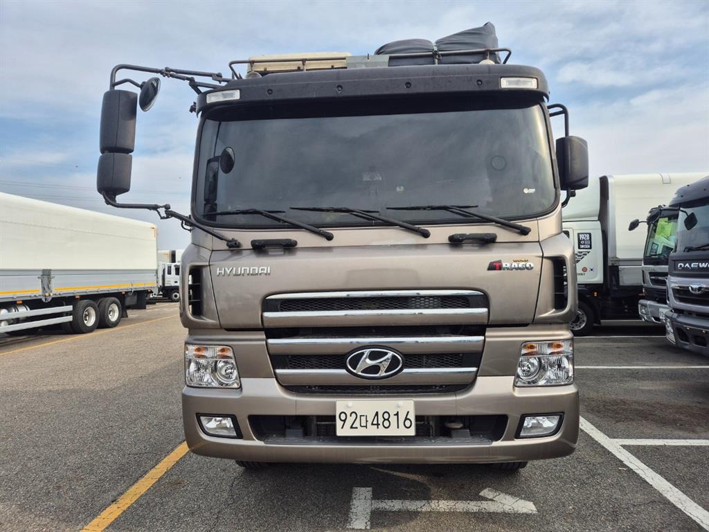 현대 트라고 카고 25톤 오토 2