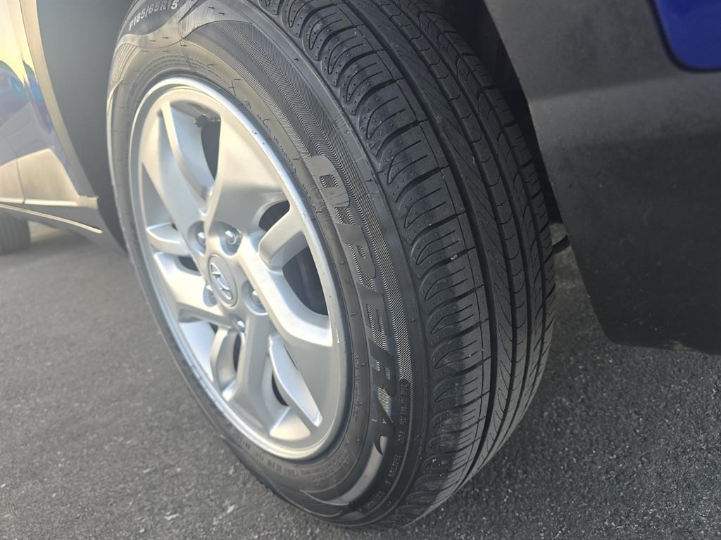 Hyundai Venue 1.6 Modern 6