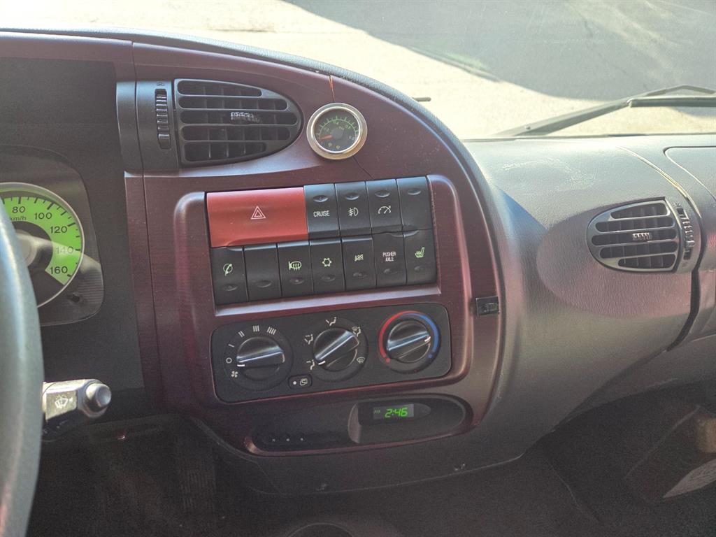 현대 메가트럭 270 카고 5톤 수동 10