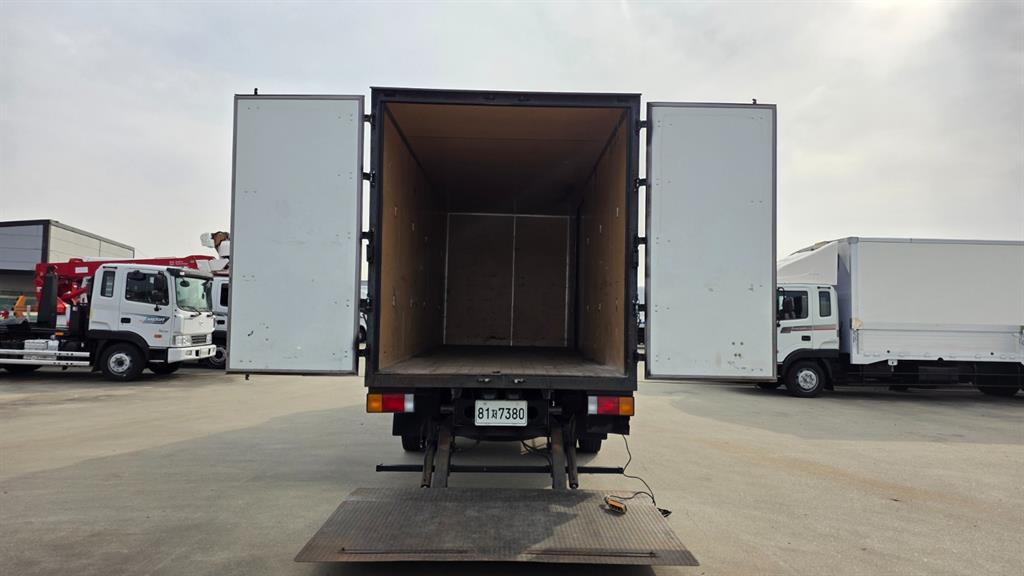 현대 메가트럭 단바리 익스하이탑 4.5톤 오토 7