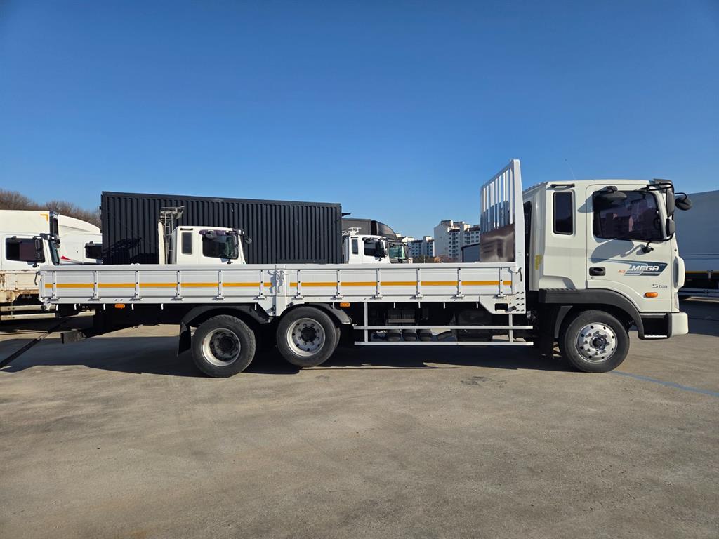 현대 메가트럭 270 카고 5톤 수동 3