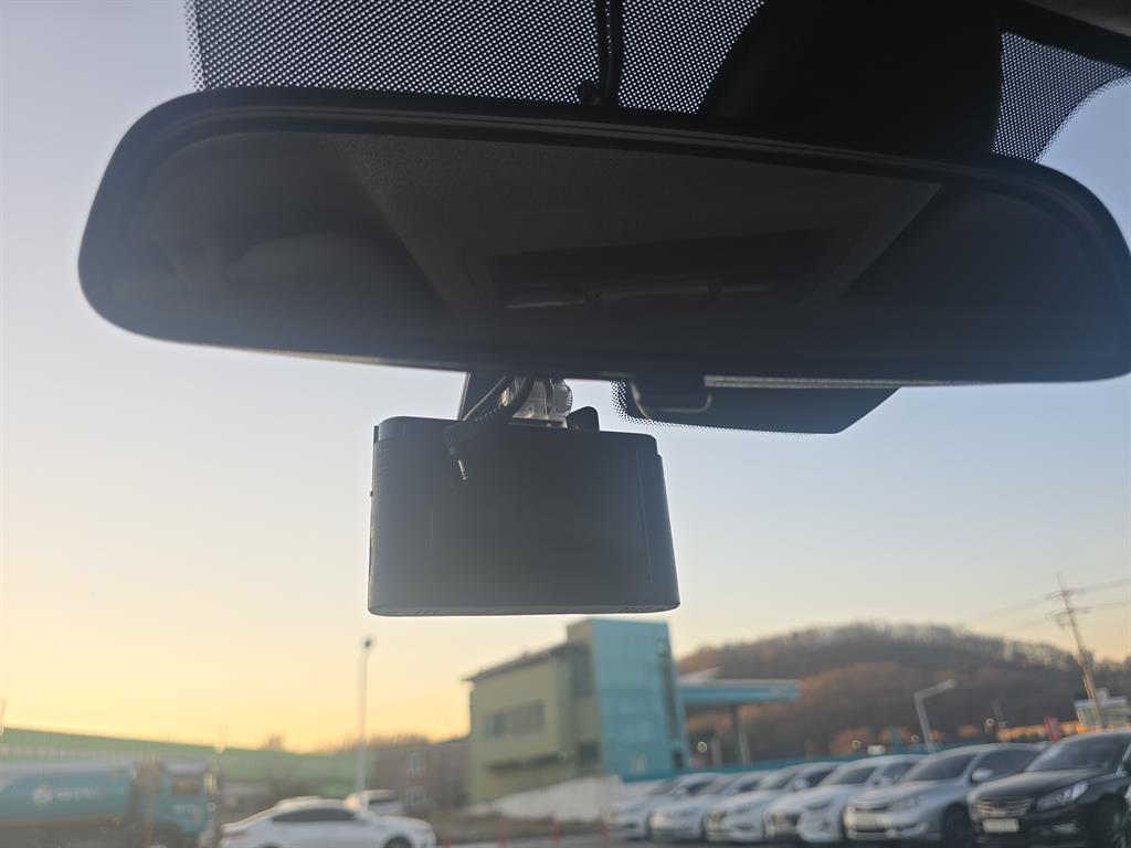 Hyundai Venue 1.6 Modern 9