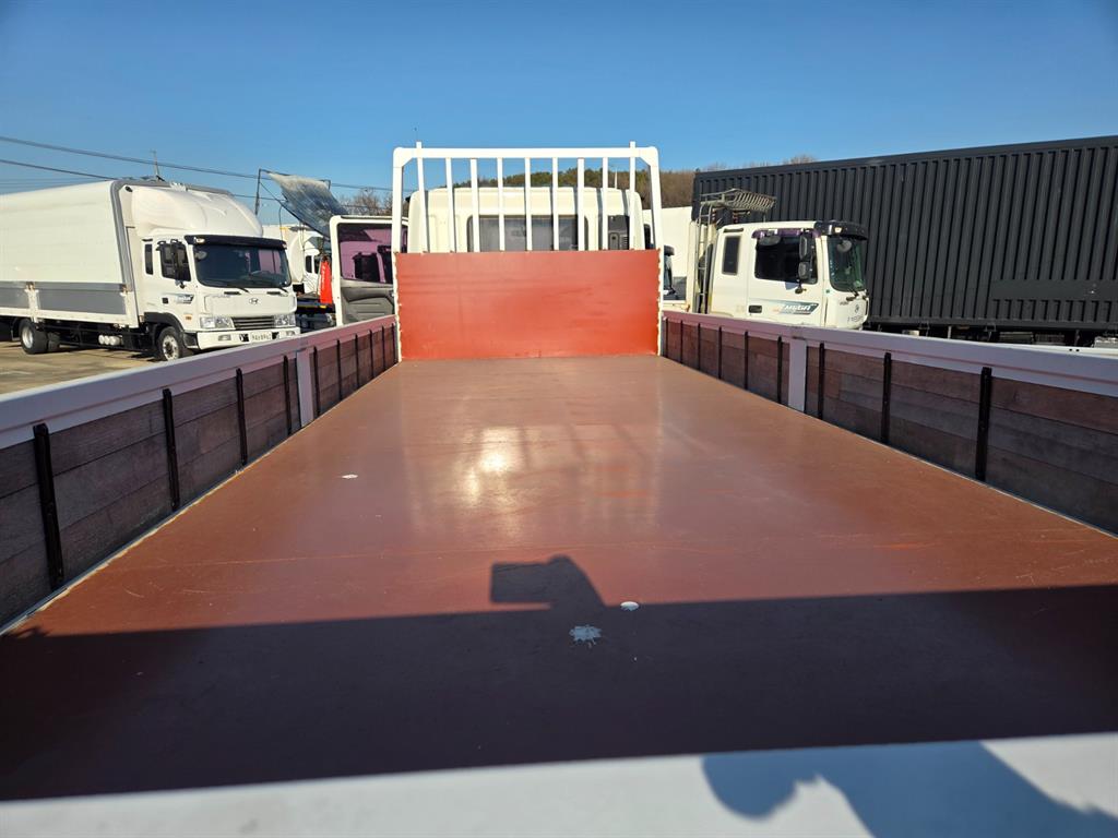 현대 메가트럭 270 카고 5톤 수동 8