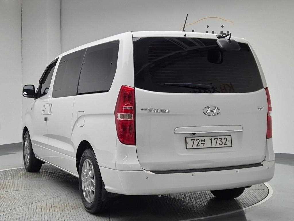 Hyundai Starex Camping Car 2WD 3