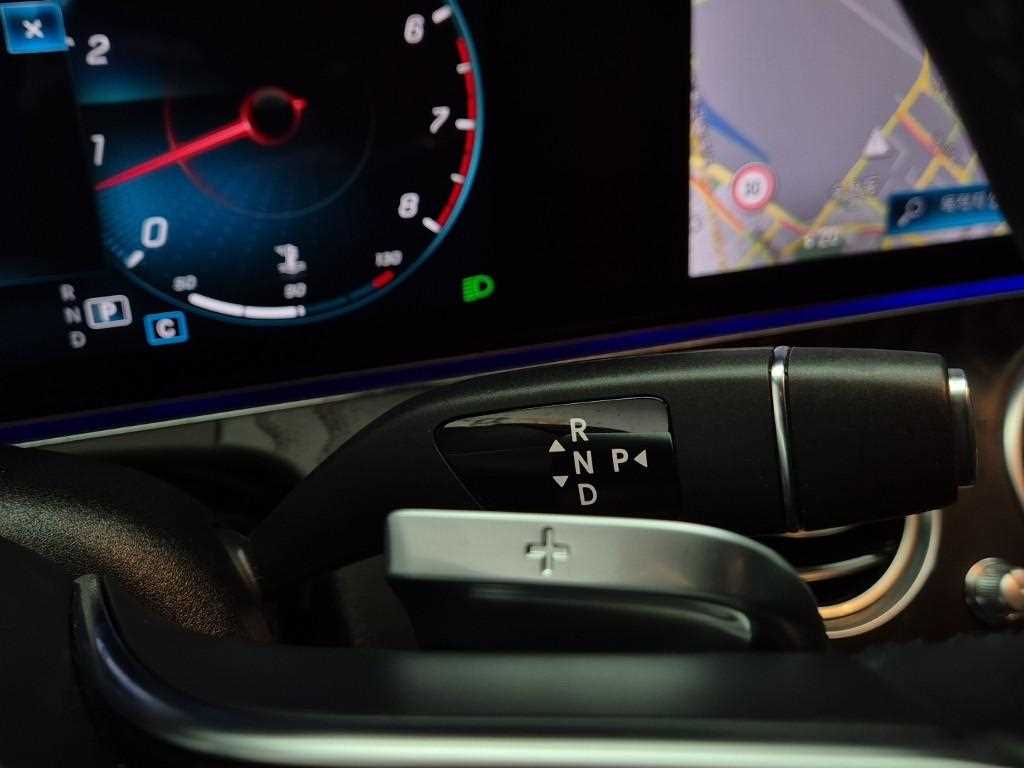 Mercedes-Benz E-Class E250 AMG Line 9