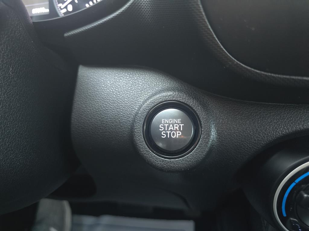 Hyundai Venue 1.6 Modern 10