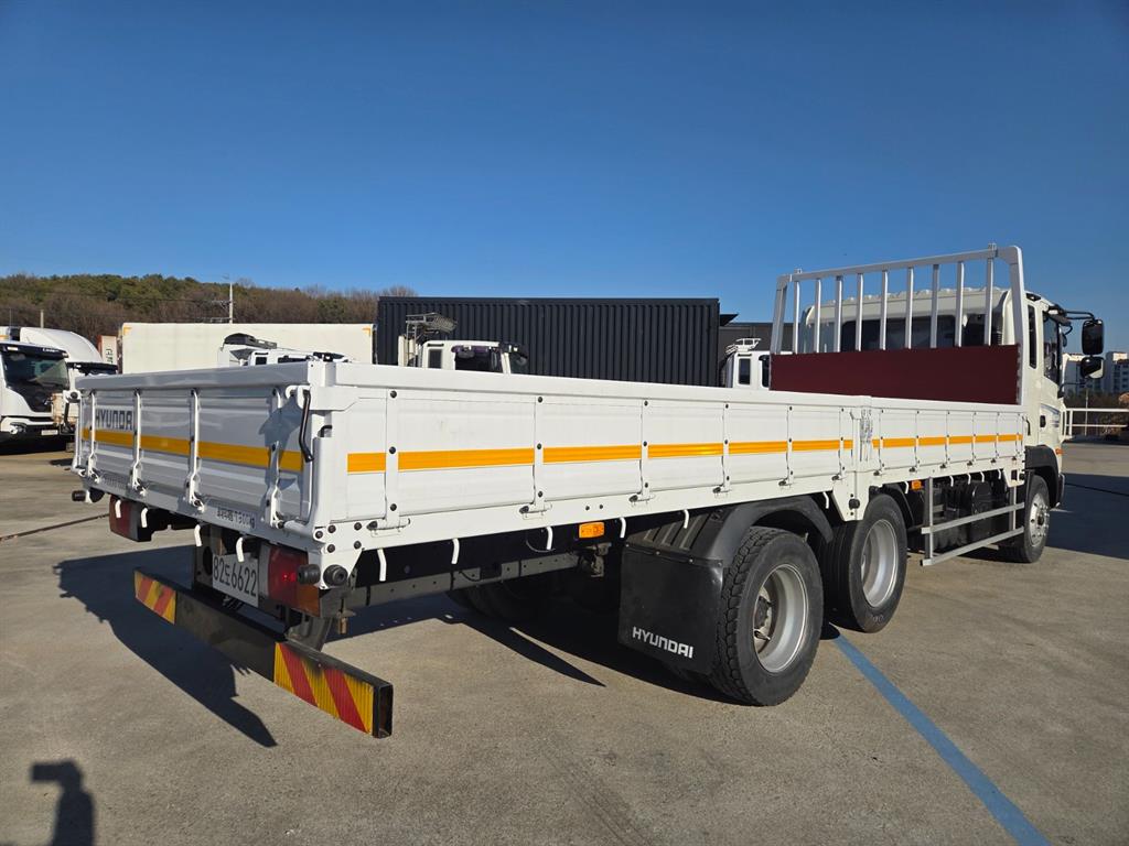 현대 메가트럭 270 카고 5톤 수동 4