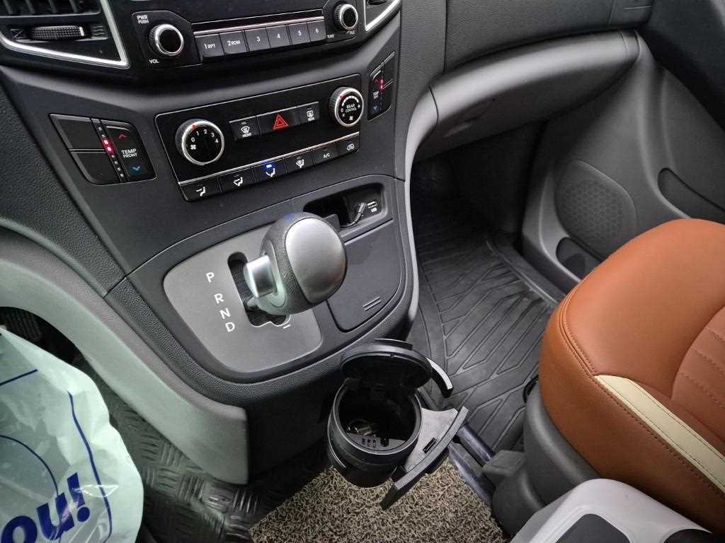 Hyundai Starex Camping Car 2WD 9