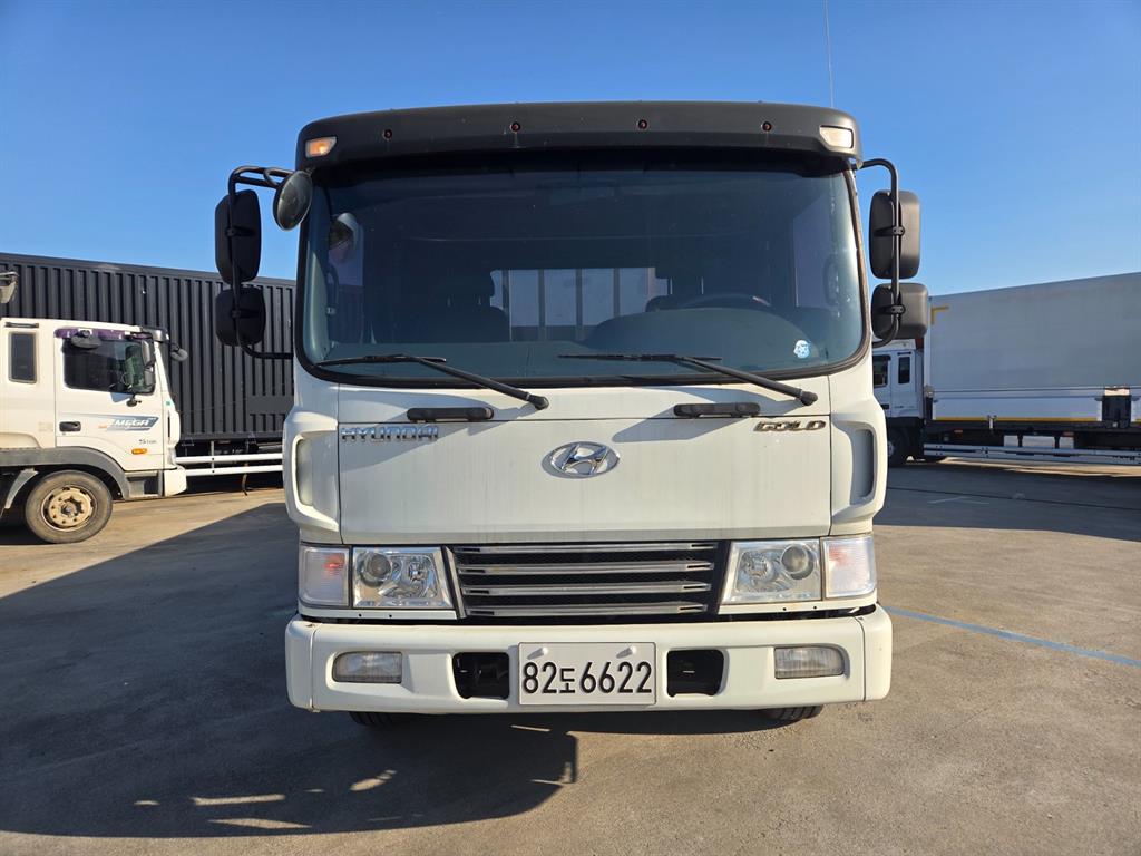 현대 메가트럭 270 카고 5톤 수동 1