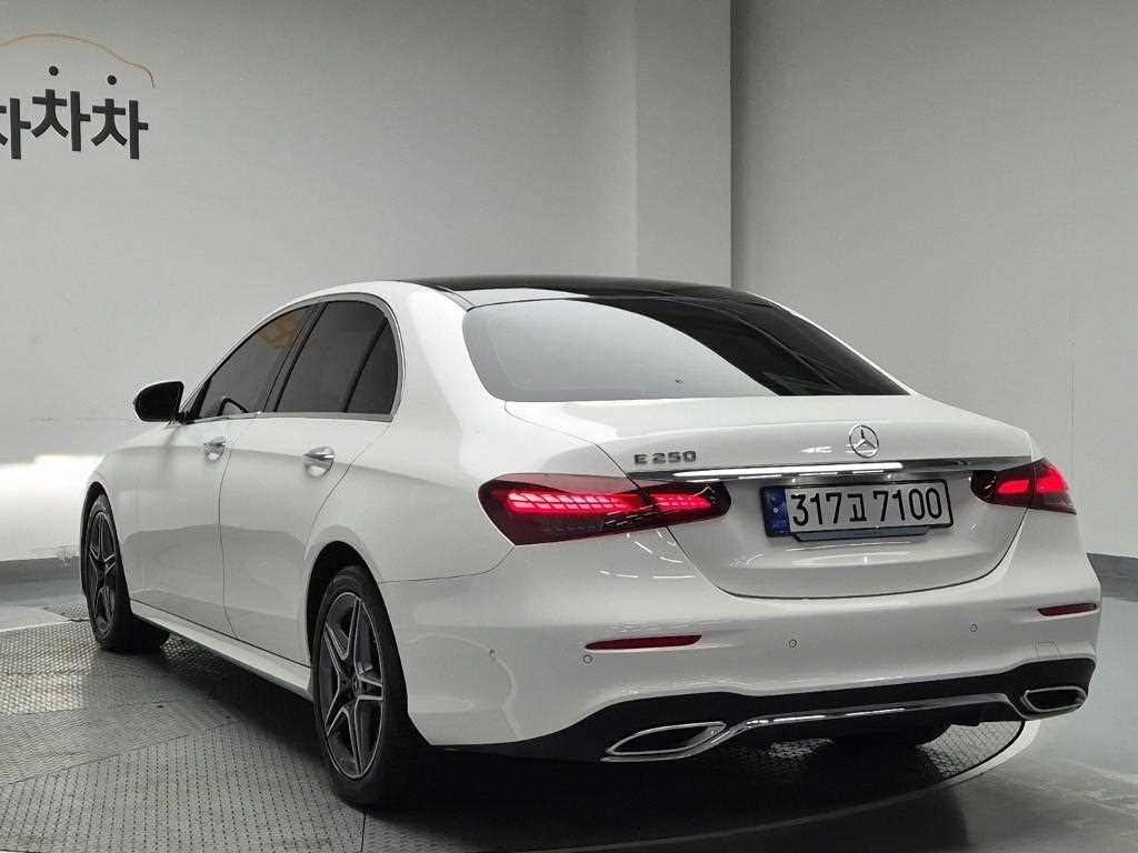 Mercedes-Benz E-Class E250 AMG Line 3