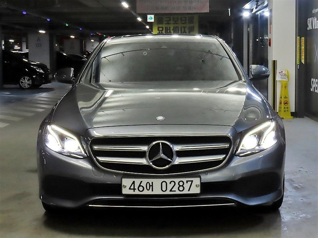 벤츠 E 클래스 E220d 아방가르드 사진